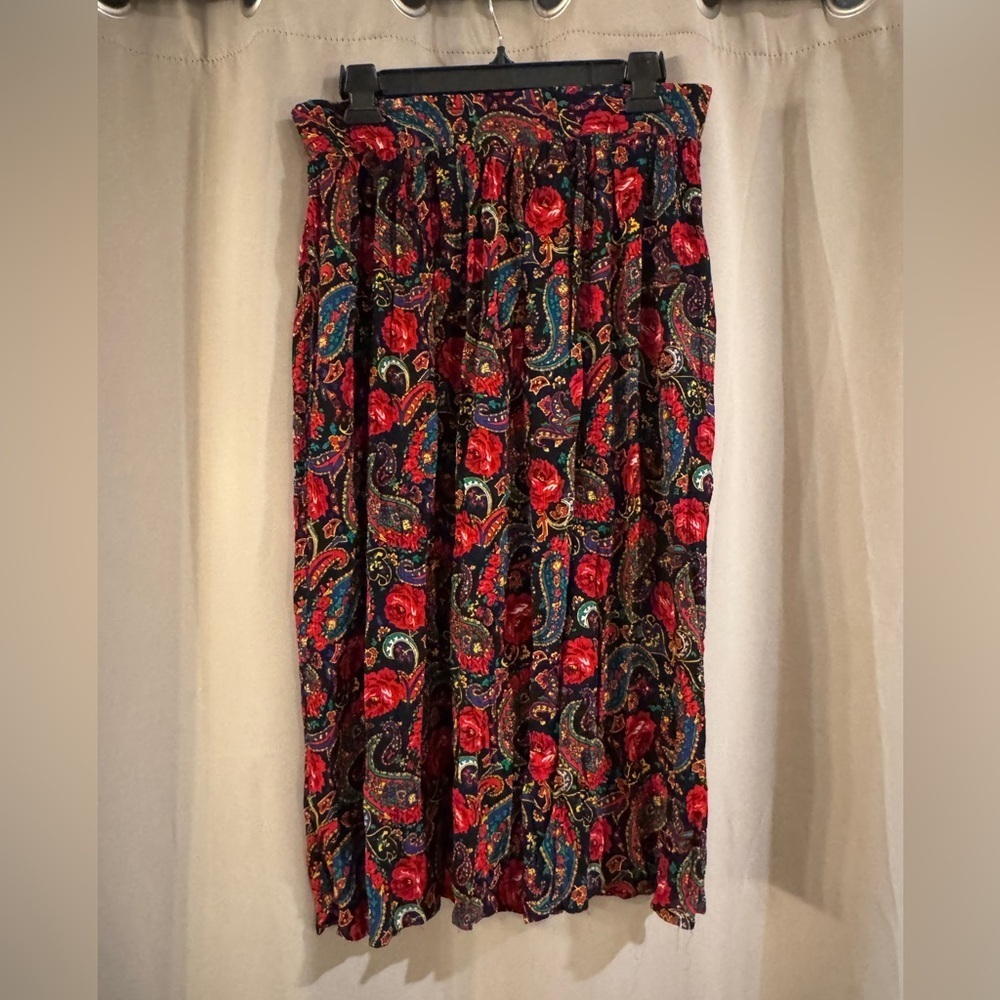Chaus Red and Black Paisley A-Line Skirt